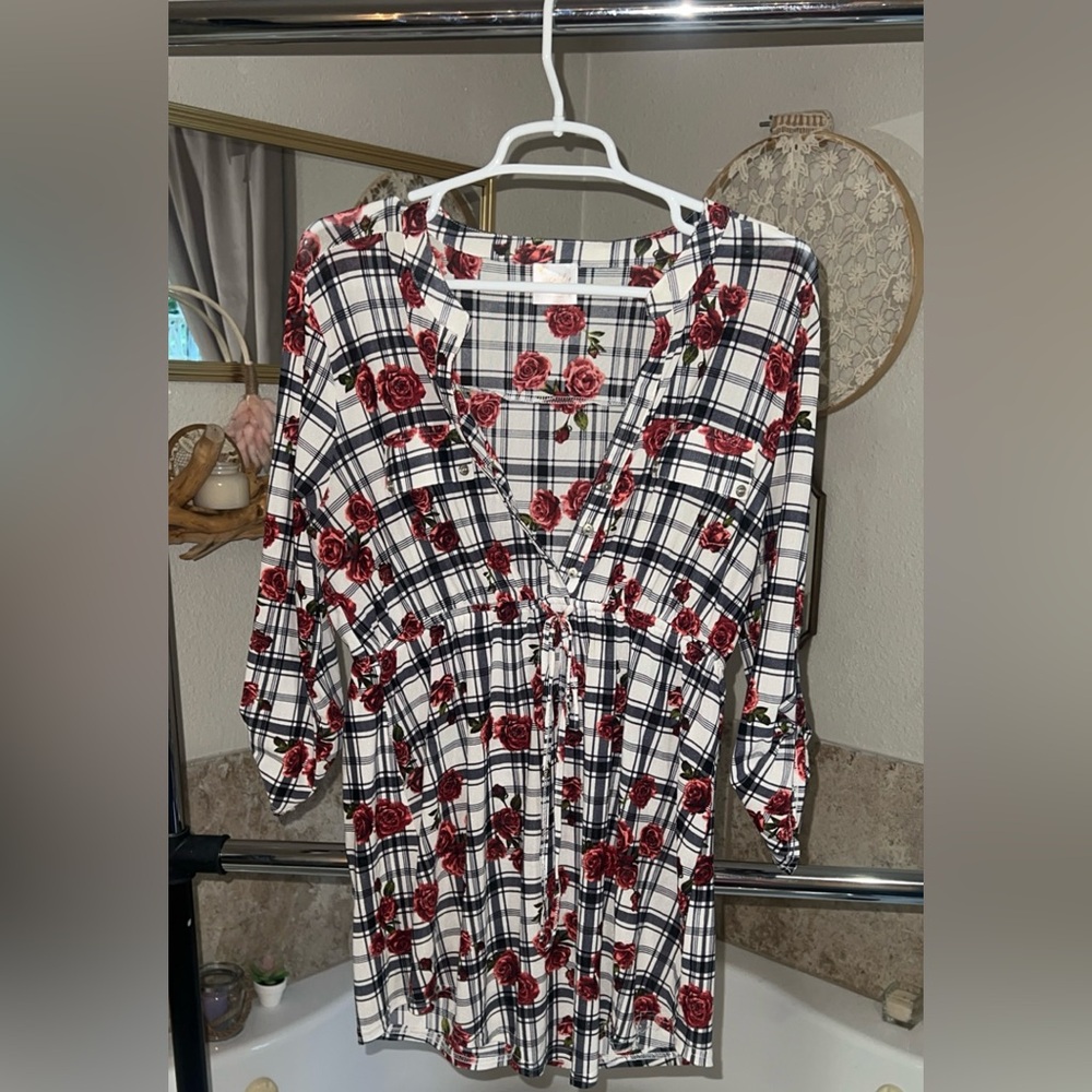 Floral Plaid V-Neck Blouse